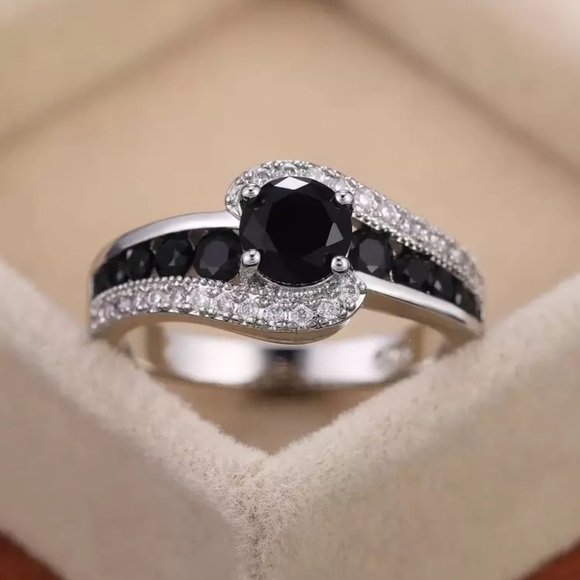 SIZE 10 STERLING SILVER PLATED RING - Picture 1 of 4